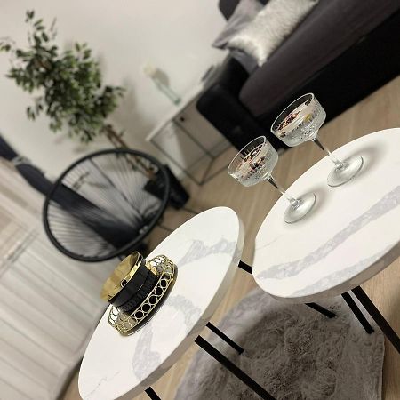 Ferienwohnung Apartman Gold Maris Karlovac Exterior foto
