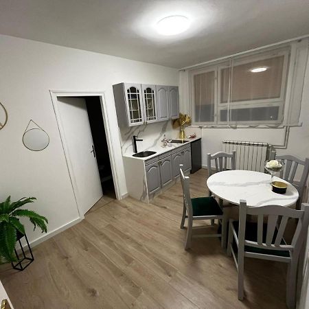 Ferienwohnung Apartman Gold Maris Karlovac Exterior foto