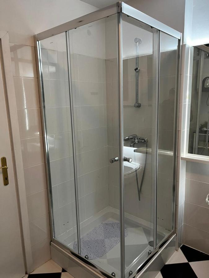 Ferienwohnung Apartman Gold Maris Karlovac Exterior foto