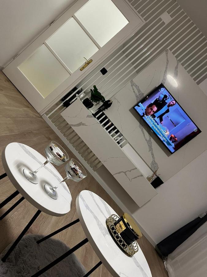 Ferienwohnung Apartman Gold Maris Karlovac Exterior foto