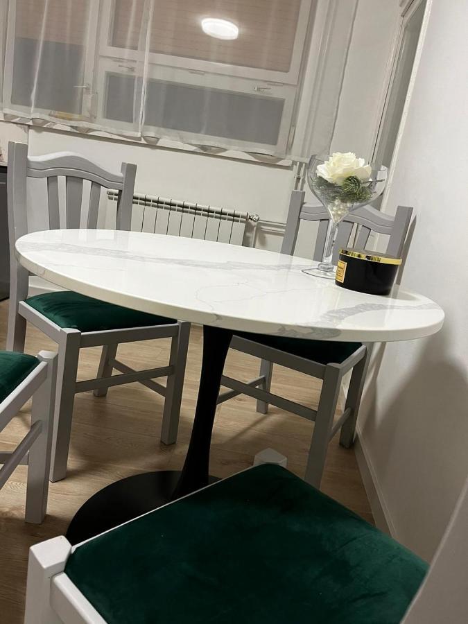 Ferienwohnung Apartman Gold Maris Karlovac Exterior foto
