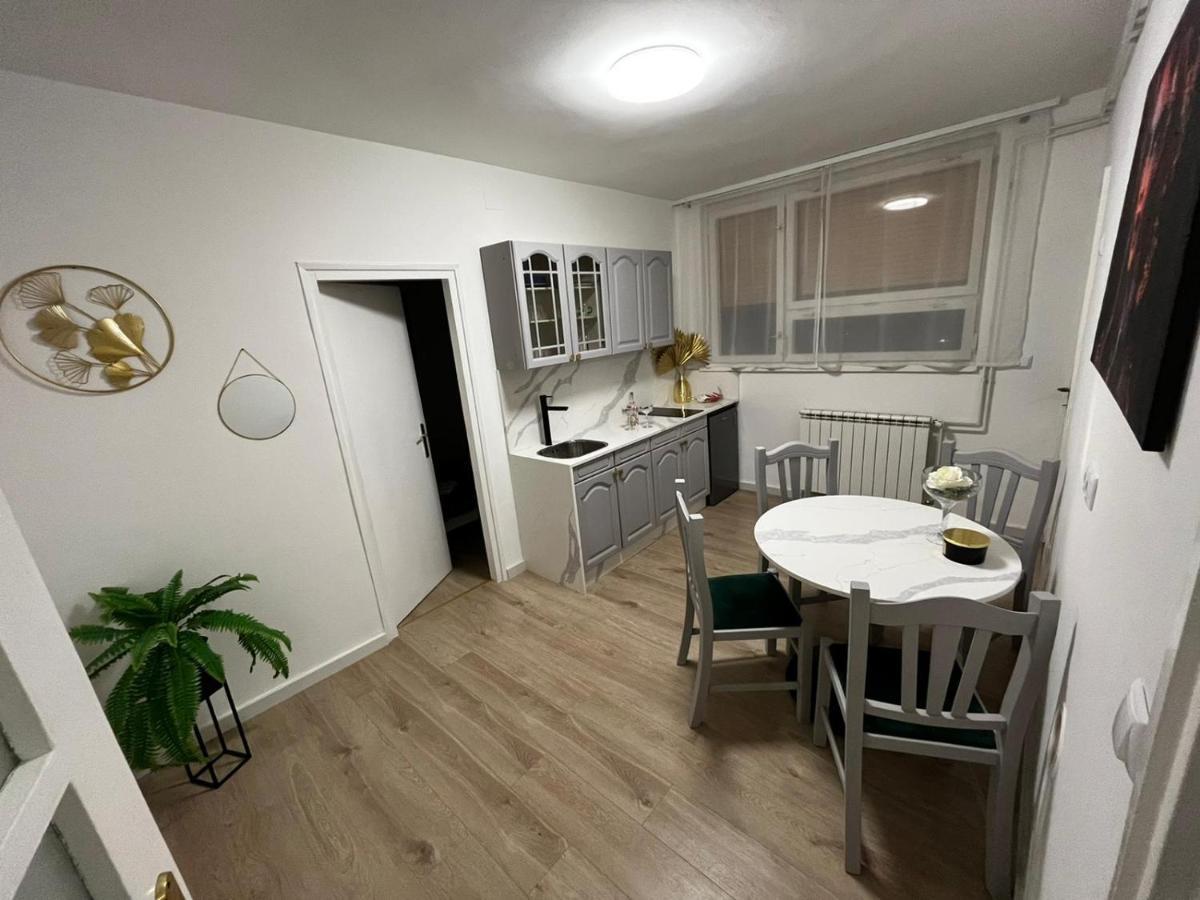 Ferienwohnung Apartman Gold Maris Karlovac Exterior foto