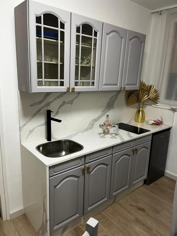 Ferienwohnung Apartman Gold Maris Karlovac Exterior foto
